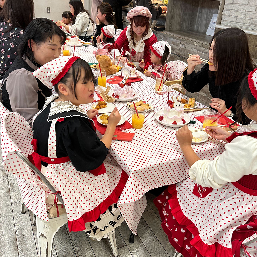 シャーリーテンプルでは一足早いクリスマスパーティイベントを開催しま